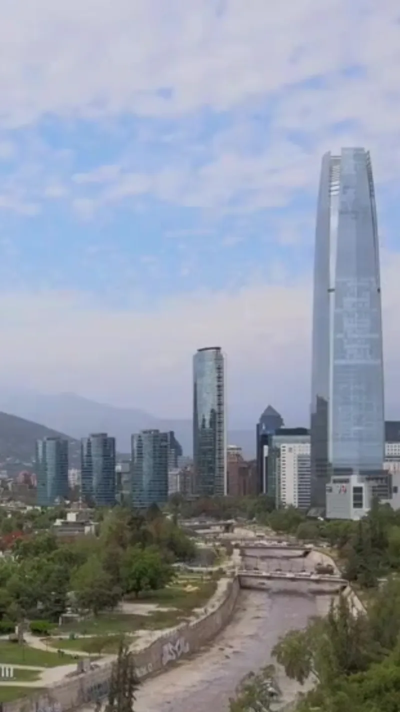 Consulta abogado laboral Chile - Santiago skyline